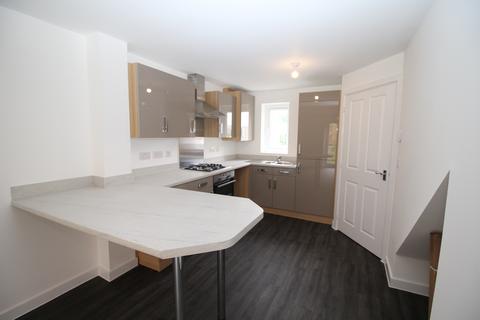 3 bedroom end of terrace house to rent, Granite Way, Cornwall PL14