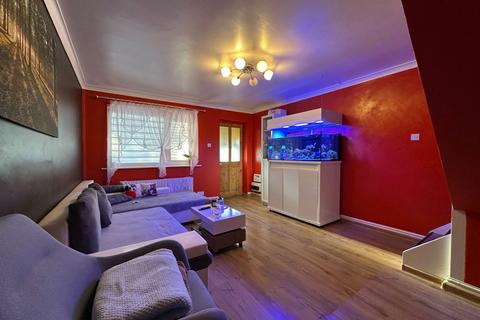 2 bedroom semi-detached house for sale, Magpie Lane, Oldham, OL4 5PB