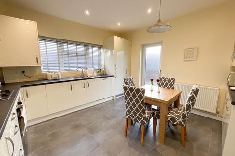 2 bedroom bungalow for sale, Leigh-on-Sea SS9