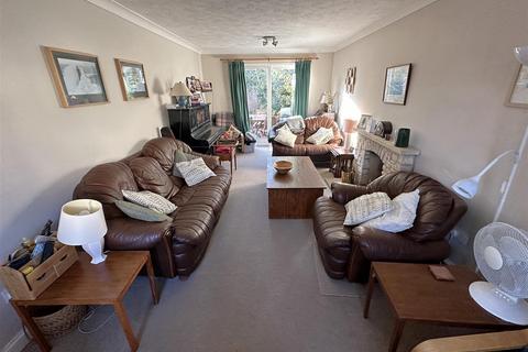 40 Brewer Mead, Chippenham, SN15 3FB