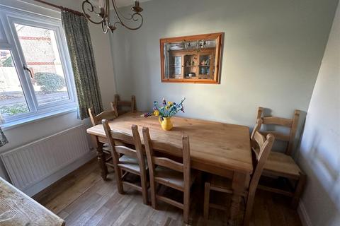 40 Brewer Mead, Chippenham, SN15 3FB