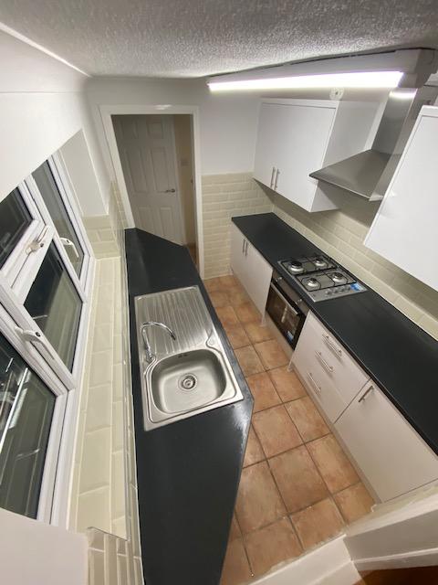 SR Kitchen j