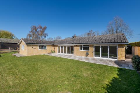 4 bedroom detached bungalow to rent, West End, Bedford MK45