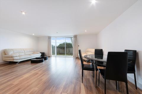 2 bedroom flat to rent, Newton Place, London, E14