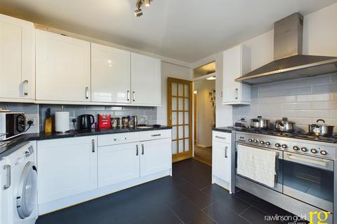 2 bedroom maisonette for sale, Kenton Lane, Harrow