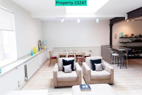 5 bedroom mews to rent, Daleham Mews, London, NW3 5DB