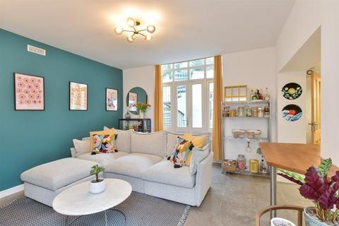 1 bedroom apartment for sale, Brunswick Place, Hove, East Sussex