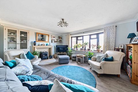 6 Fox Meadows, Crewkerne, TA18 7QW