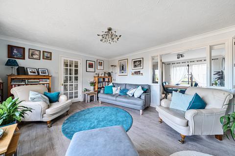 6 Fox Meadows, Crewkerne, TA18 7QW