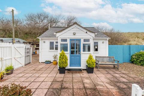 2 bedroom detached bungalow for sale, Waxham Road, Sea Palling