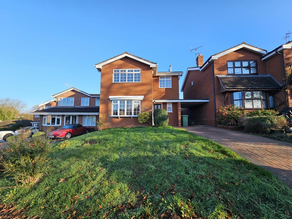 4 bed link detached in popular village location