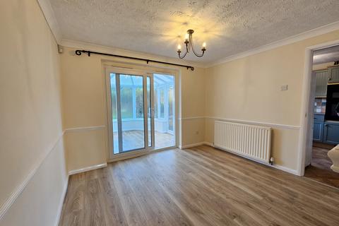 4 bedroom link detached house to rent, Manor Farm Road, Little Haywood, ST18