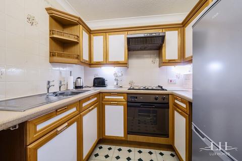 1 bedroom flat for sale, Goldsmere Court, Fentiman Way