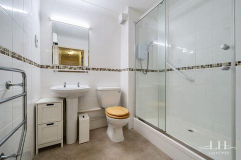 1 bedroom flat for sale, Goldsmere Court, Hornchurch