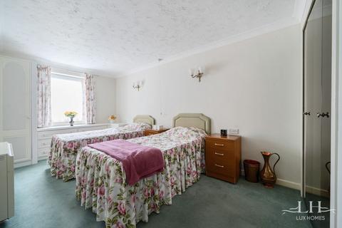 1 bedroom flat for sale, Goldsmere Court, Hornchurch