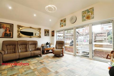 15 Ashley Croft, Royston, Barnsley, S71 4SH
