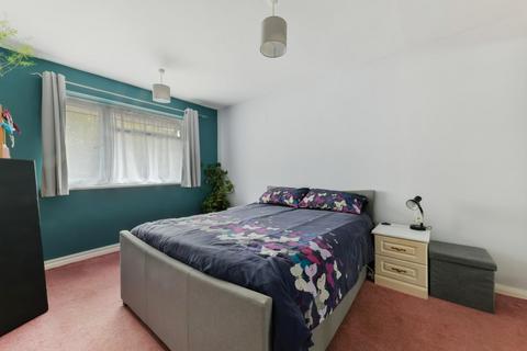 2 bedroom maisonette for sale, London Road, Ewell