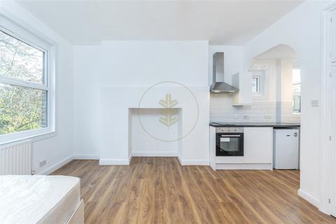 Studio to rent, Parsifal Road, West Hampstead, London, NW6