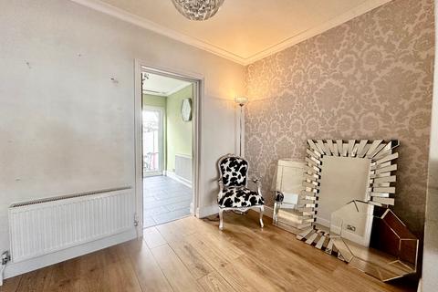 2 bedroom terraced house for sale, Harwood Avenue, Hornchurch