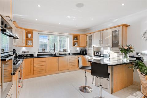 Applewood Alcocks Lane, Kingswood, Tadworth, KT20 6BB