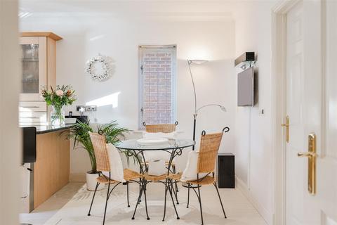 Applewood Alcocks Lane, Kingswood, Tadworth, KT20 6BB