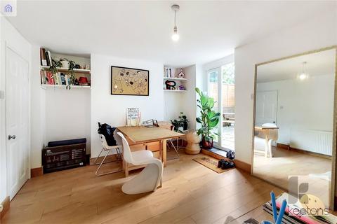 1 bedroom terraced house to rent, Paragon Road, London, E9