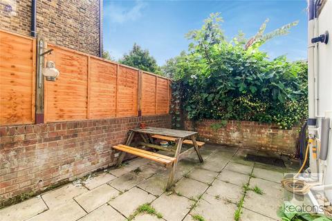 1 bedroom terraced house to rent, Paragon Road, London, E9