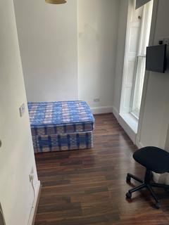 Studio to rent, Marchmont Street, Holborn London WC1N