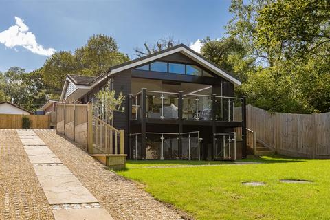 4 bedroom detached house for sale, Lower Woodside Road, Wootton Bridge, Ryde