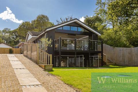 4 bedroom detached house for sale, BEACH FRONTAGE, Woodside Road, Wootton