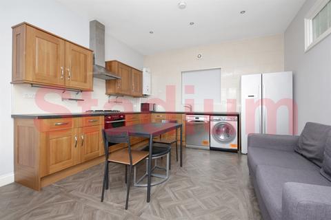 4 bedroom flat to rent, Camden Road, London N7 - EPC rating B