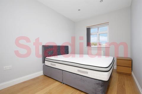 4 bedroom flat to rent, Camden Road, London N7 - EPC rating B