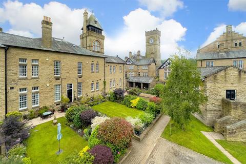 2 bedroom flat for sale, Aysgarth Court, 3 Clifford Drive, West Yorkshire, Menston, LS29