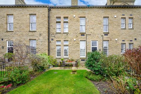 2 bedroom flat for sale, Aysgarth Court, 3 Clifford Drive, West Yorkshire, Menston, LS29