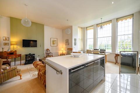 2 bedroom flat for sale, Aysgarth Court, 3 Clifford Drive, West Yorkshire, Menston, LS29