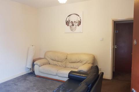 4 bedroom terraced house to rent, Leeds LS3