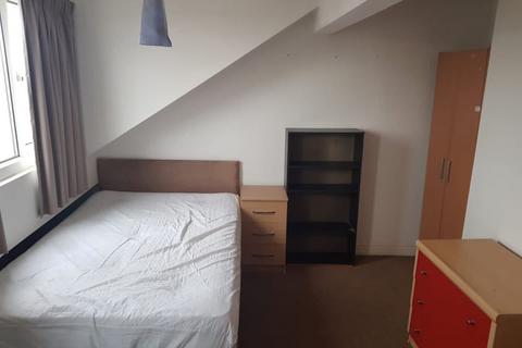 4 bedroom terraced house to rent, Leeds LS3