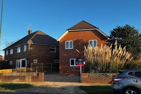 3 bedroom detached house to rent, Clun Road, Wick