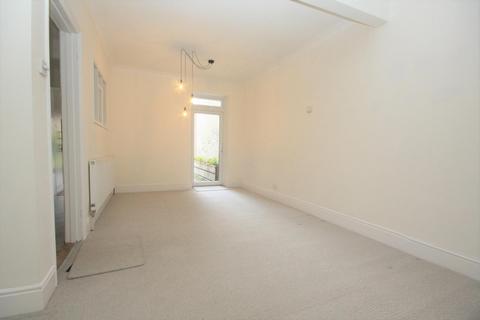 3 bedroom terraced house to rent, High Street, Eastleigh