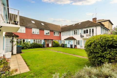 5 bedroom terraced house to rent, Catherine Road, Surbiton KT6