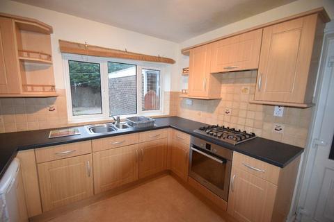 5 bedroom detached house to rent, 12 Wrekin Avenue