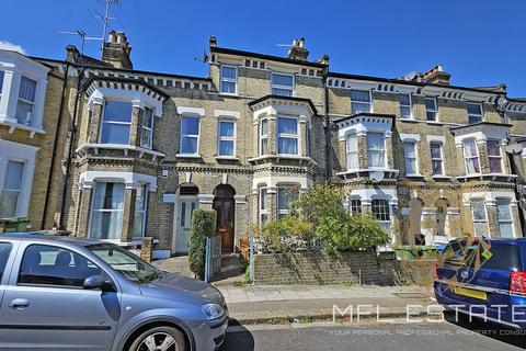 3 bedroom duplex to rent, Shenley Road, London SE5