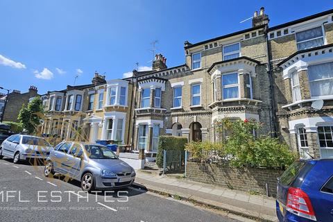 3 bedroom duplex to rent, Shenley Road, London SE5