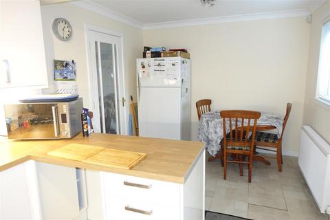 3 bedroom link detached house for sale, Kinacres Grove, Bo'ness