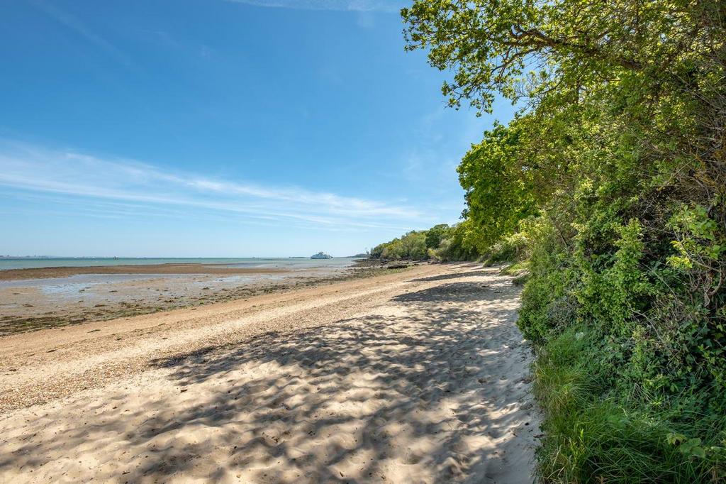 Nearby Woodside Beach