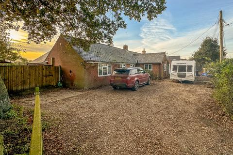 4 bedroom bungalow for sale, Kennett Cottages, Kennett, Newmarket, Cambridgeshire