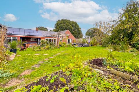 4 bedroom bungalow for sale, Kennett Cottages, Kennett, Newmarket, Cambridgeshire