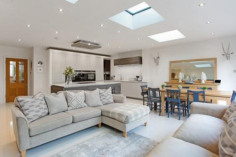 60 Elers Road, London, W13 9QD