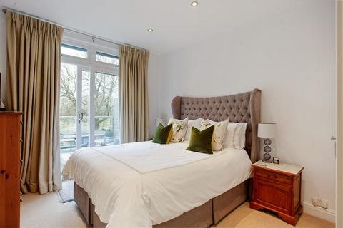 60 Elers Road, London, W13 9QD