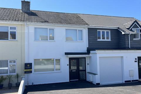 15 Fairfield Close, St Austell, PL25 3HE